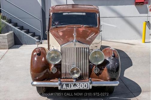 1947 Rolls-Royce Silver Wraith RIGHT-HAND-DRIVE