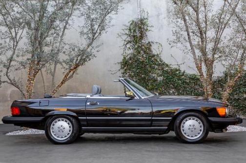 1987 Mercedes-Benz SL-Class 560SL