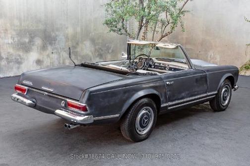 1966 Mercedes-Benz 230SL 