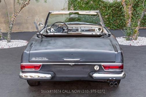 1966 Mercedes-Benz 230SL 