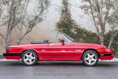 1988 Alfa Romeo Spider Quadrifoglio