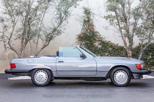 1987 Mercedes-Benz SL-Class 560SL
