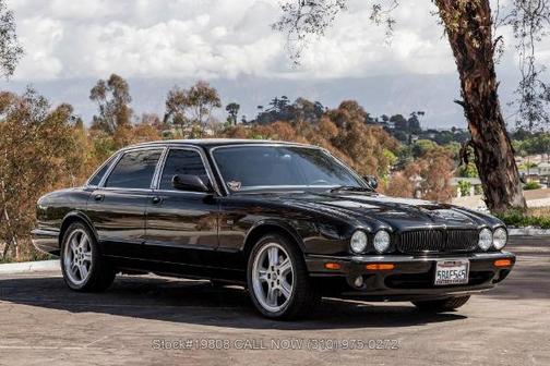 Black 2003 Jaguar XJ Sport