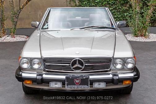 Silver 1986 Mercedes-Benz SL-Class 560SL