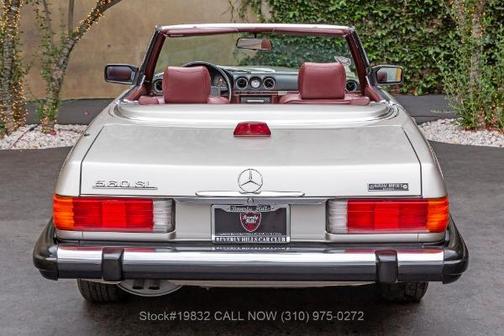 Silver 1986 Mercedes-Benz SL-Class 560SL