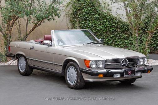 Silver 1986 Mercedes-Benz SL-Class 560SL