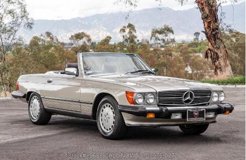 Smoke Silver Metallic 1988 Mercedes-Benz SL-Class 560SL