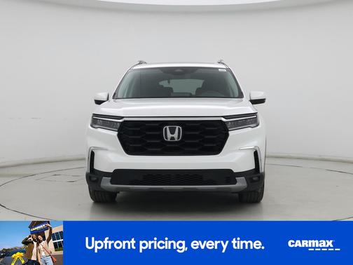 White 2024 Honda Pilot Touring