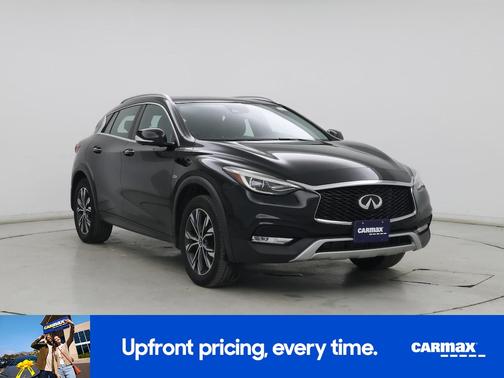 2017 INFINITI QX30 Premium
