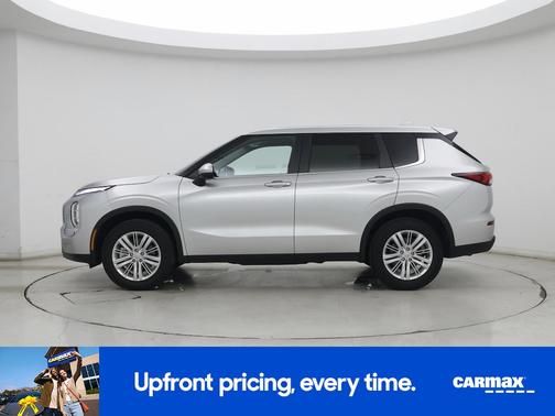 Silver 2024 Mitsubishi Outlander ES