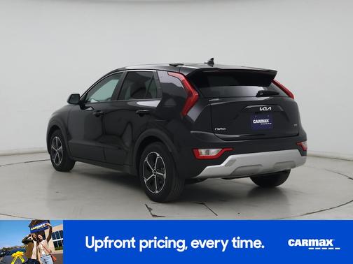 Black 2024 Kia Niro LX