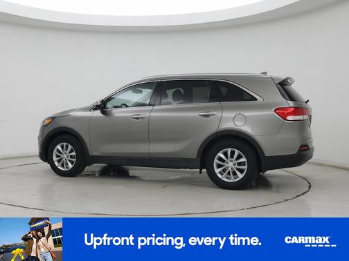 Silver 2017 Kia Sorento LX