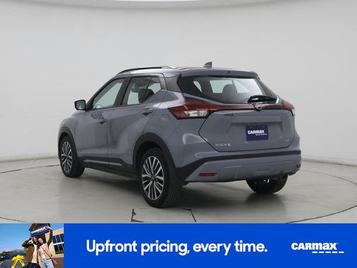 Gray 2023 Nissan Kicks SR