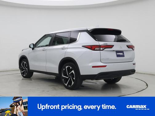 White 2022 Mitsubishi Outlander ES