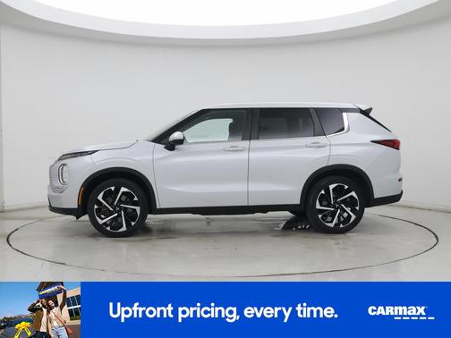 White 2022 Mitsubishi Outlander ES