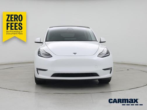 White 2023 Tesla Model Y Long Range
