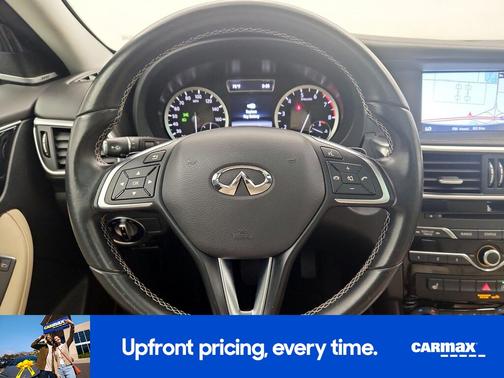 2017 INFINITI QX30 Luxury