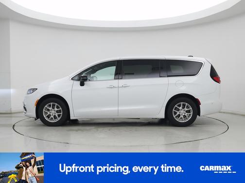 White 2025 Chrysler Pacifica Select