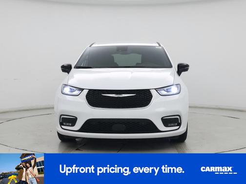 White 2025 Chrysler Pacifica Select