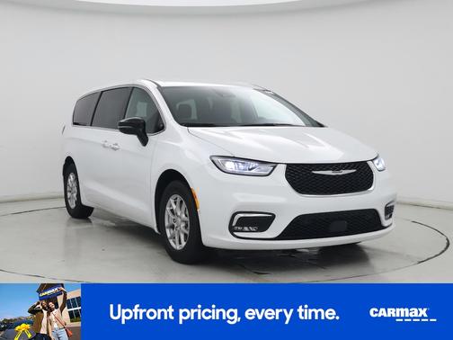 White 2025 Chrysler Pacifica Select
