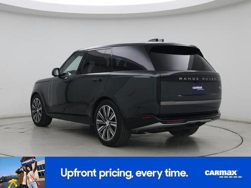 Green 2023 Land Rover Range Rover SE