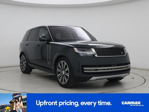 Green 2023 Land Rover Range Rover SE