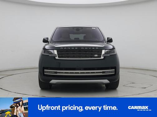 Green 2023 Land Rover Range Rover SE
