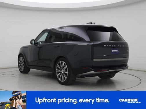 Green 2023 Land Rover Range Rover SE