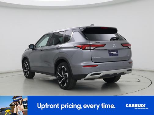 2023 Mitsubishi Outlander SE