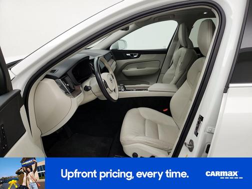 2022 Volvo XC60 B5 Momentum