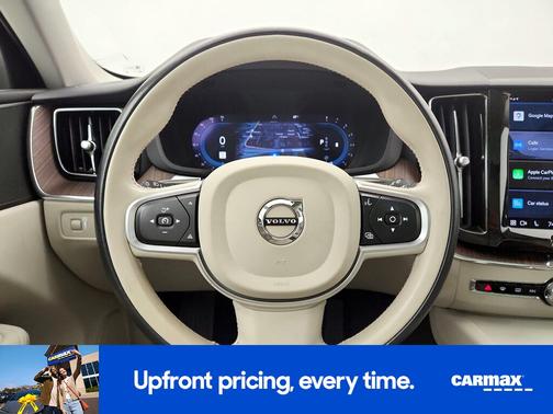 2022 Volvo XC60 B5 Momentum