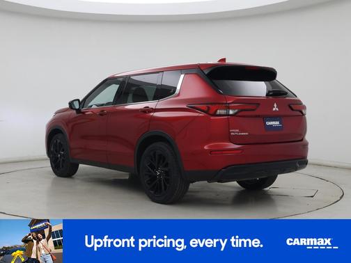 Red 2022 Mitsubishi Outlander SE