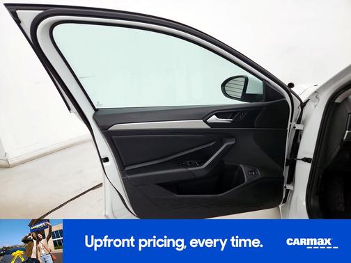 White 2019 Volkswagen Jetta S