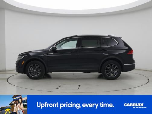 Black 2023 Volkswagen Tiguan SE