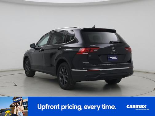 Black 2023 Volkswagen Tiguan SE