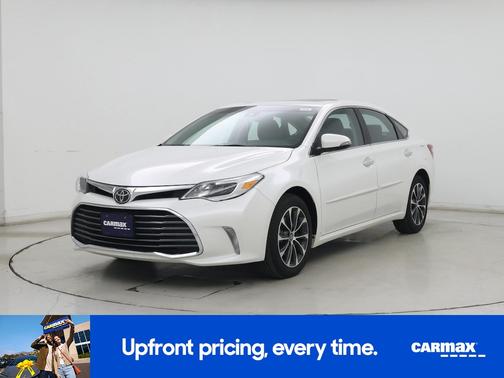White 2018 Toyota Avalon XLE Premium