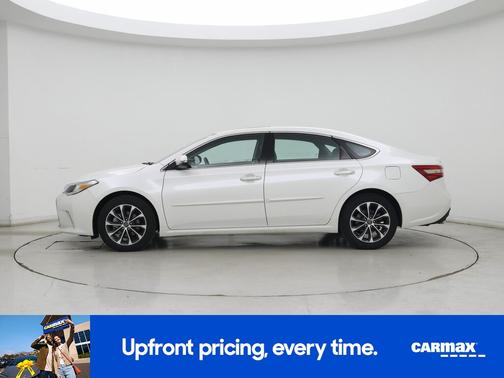 White 2018 Toyota Avalon XLE Premium