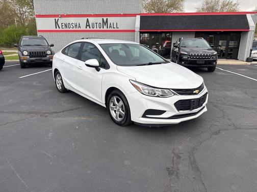 Summit White 2017 Chevrolet Cruze LS