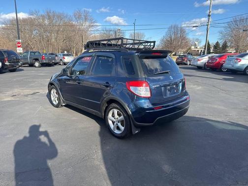 2011 Suzuki SX4 Tech Valu Pkg (NAV)