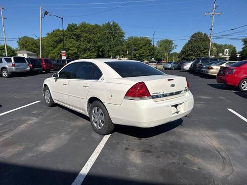 White 2007 Chevrolet Impala LS