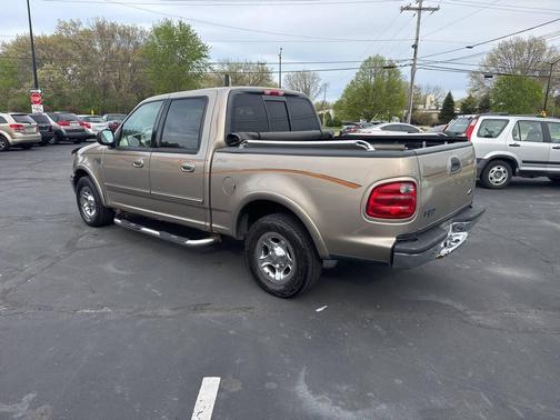 Tan 2002 Ford F-150 Lariat SuperCrew
