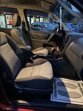 2005 Ford Escape XLS