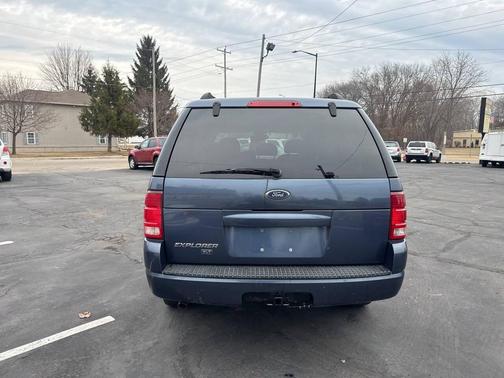 2004 Ford Explorer XLT