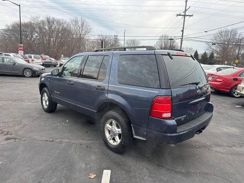 2004 Ford Explorer XLT