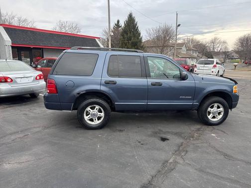 2004 Ford Explorer XLT