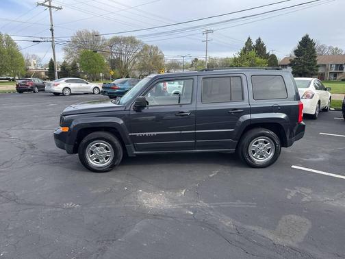Maximum Steel Metallic Clearcoat 2014 Jeep Patriot Sport