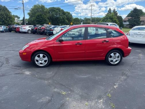 Red 2003 Ford Focus ZX5