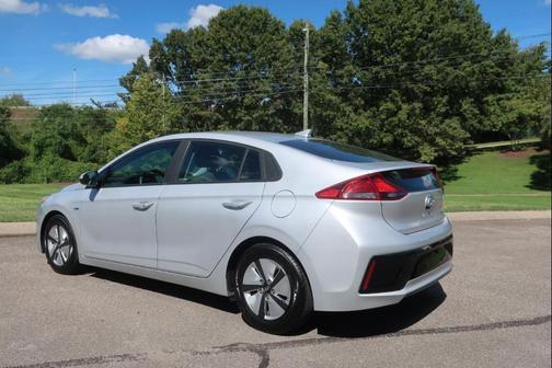 2018 Hyundai IONIQ Hybrid Blue