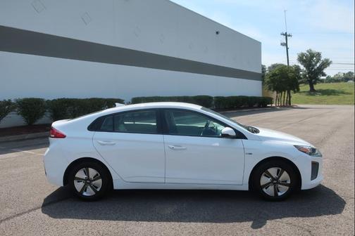 2020 Hyundai IONIQ Hybrid Blue