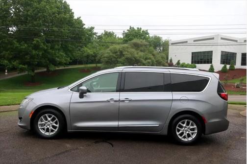 2020 Chrysler Pacifica Touring L